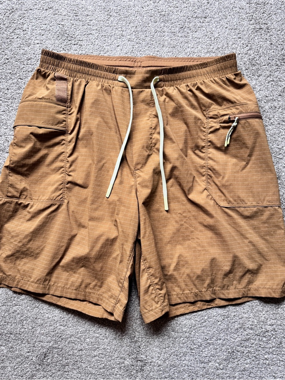 Mens Lululemon 7” Outdoor Cargo Hiking Shorts Size Medium Mesh Lined Ripstop
